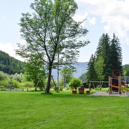 Huette Bei Trabochsee Und Eisenerzer Alpen