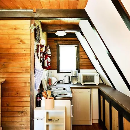 Huette Bei Trabochsee Und Eisenerzer Alpen Dom wakacyjny *