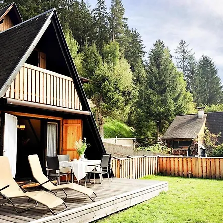 Huette Bei Trabochsee Und Eisenerzer Alpen Dom wakacyjny