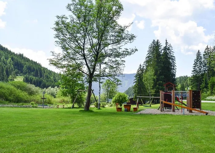 Huette Bei Trabochsee Und Eisenerzer Alpen