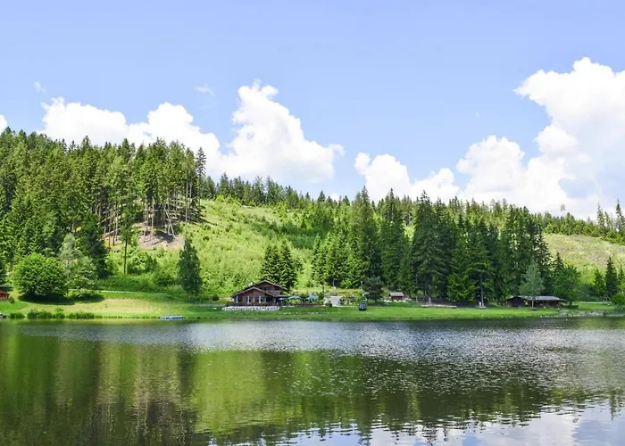 Huette Bei Trabochsee Und Eisenerzer Alpen